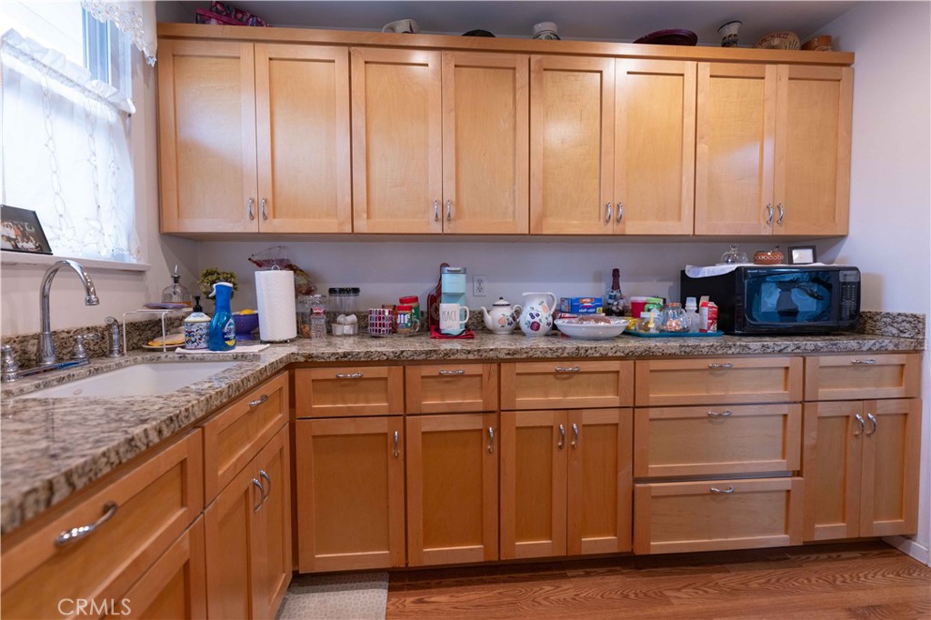 https://media.crmls.org/medias/190c081c-eeb9-4d14-aa2d-87acdb9229e3.jpg?preset=X-Large