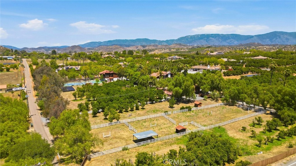https://media.crmls.org/medias/190ce287-75f5-45d2-84c4-2d7c398dd5d1.jpg?preset=X-Large