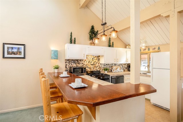 Detail Gallery Image 14 of 34 For 41935 Switzerland Dr #22,  Big Bear Lake,  CA 92315 - 3 Beds | 2 Baths