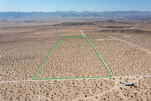 Detail Gallery Image 9 of 17 For 5678 La Brisa Dr, Joshua Tree,  CA 92252 - – Beds | – Baths