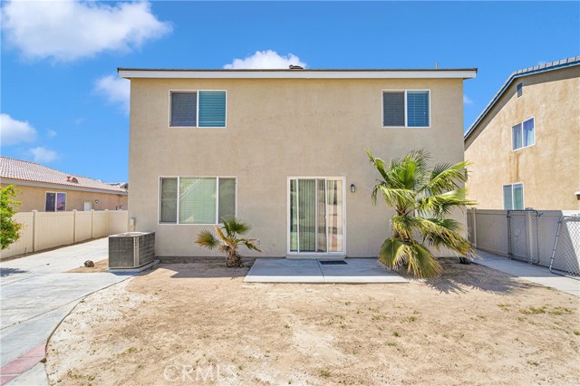 Detail Gallery Image 5 of 38 For 16683 Desert Star St, Victorville,  CA 92394 - 4 Beds | 2/1 Baths