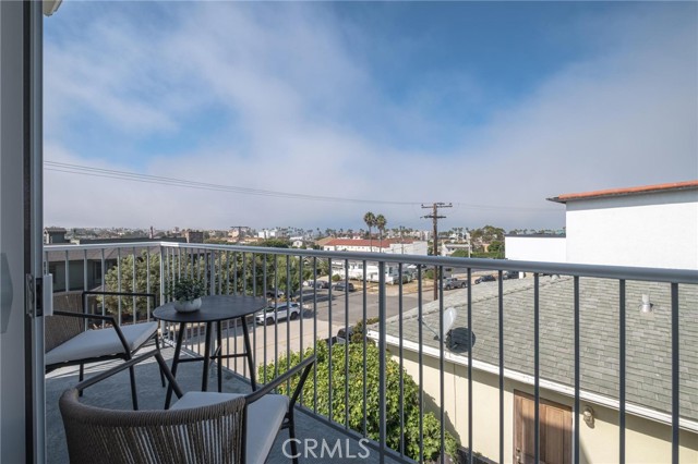 708 El Redondo Avenue, Redondo Beach, California 90277, 3 Bedrooms Bedrooms, ,2 BathroomsBathrooms,Residential,Sold,El Redondo,SB24183610