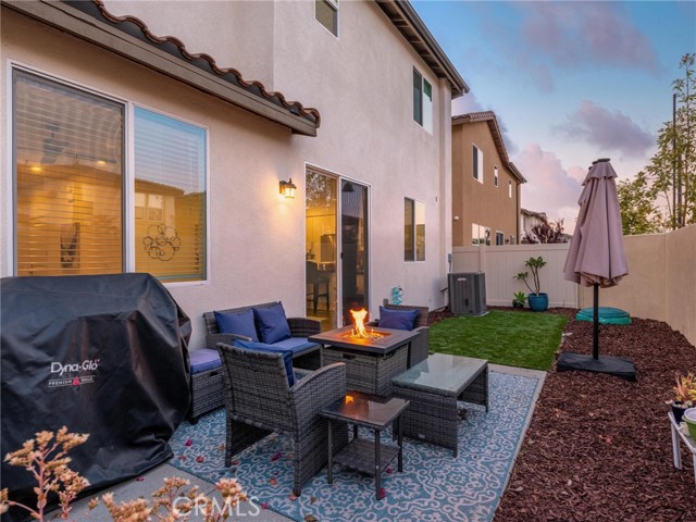 1924 N Floret Drive, Los Angeles CA: https://media.crmls.org/medias/190f3af8-309e-4b0b-a349-7a0b5cc5b297.jpg