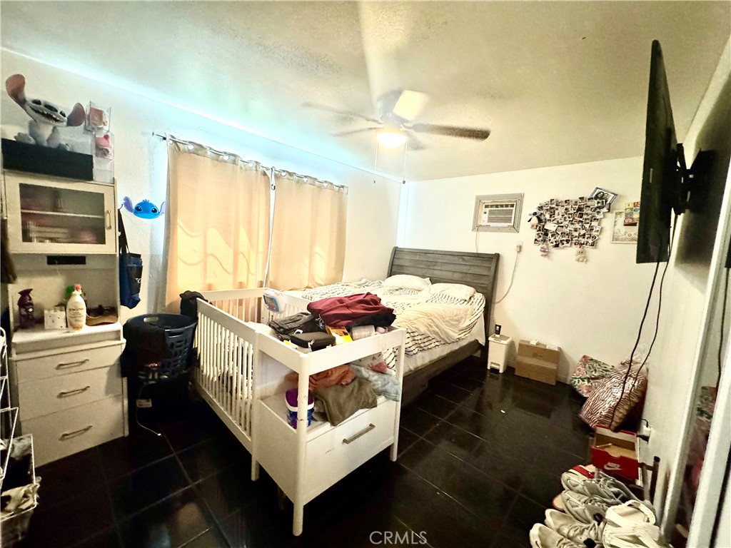 https://media.crmls.org/medias/190f5e38-21ff-43e4-ac31-45a329b5b2a0.jpg?preset=X-Large