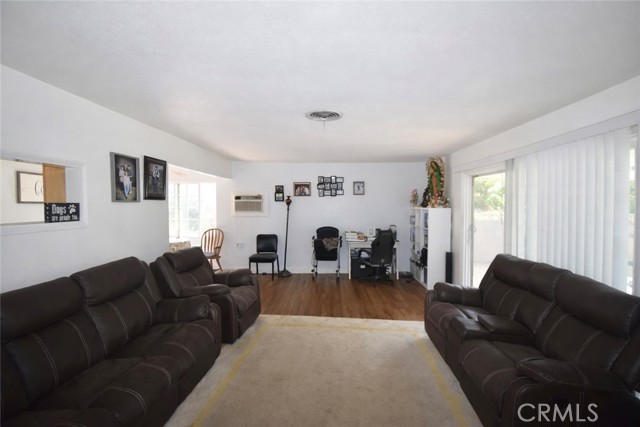 Detail Gallery Image 3 of 13 For 8842 Enloe Ave, Garden Grove,  CA 92844 - 3 Beds | 2 Baths