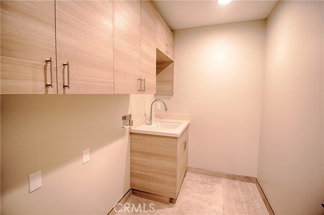 212 Irena Avenue, Redondo Beach, California 90277, 4 Bedrooms Bedrooms, ,3 BathroomsBathrooms,Residential,Sold,Irena,SB17011783