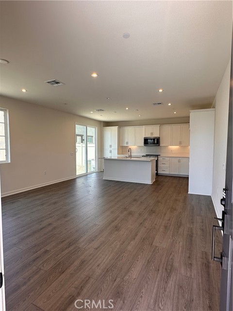 Detail Gallery Image 10 of 36 For 16042 Esparza Ln, Fontana,  CA 92336 - 4 Beds | 2/1 Baths