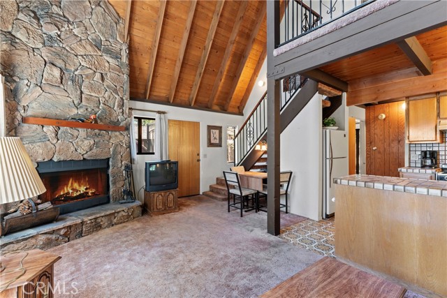 Detail Gallery Image 6 of 31 For 720 Pinnacle Dr, Lake Arrowhead,  CA 92352 - 2 Beds | 2 Baths