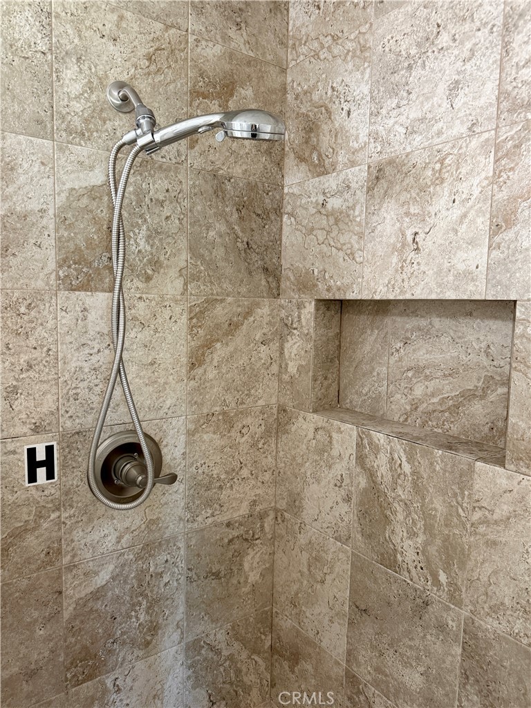 MLS #OC25163199 img 18