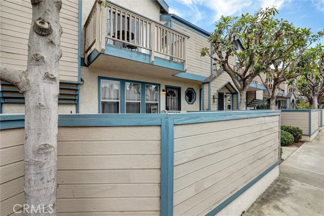 533 Walnut Avenue, Long Beach CA: https://media.crmls.org/medias/19112d4a-351c-4360-b840-170397d65b21.jpg