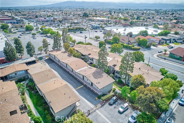 832 Coriander Drive, Torrance CA: https://media.crmls.org/medias/19115851-0108-46ff-a7bc-ef77ea543ec9.jpg