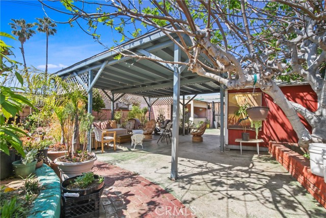 1419 S Redondo Boulevard, Los Angeles CA: https://media.crmls.org/medias/19119567-80e4-4060-b515-e699131ed306.jpg