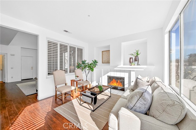 Image 17 of 58 For 13617 Freemont Court