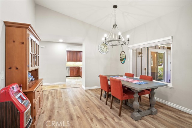 319 Cheerful Court, Simi Valley CA: https://media.crmls.org/medias/19123245-ce3e-4fd0-ac58-c0137d9d4491.jpg