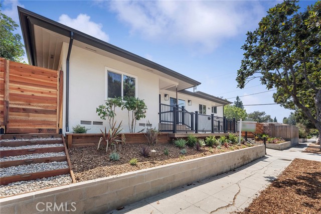 Detail Gallery Image 3 of 45 For 5010 Elmwood Ave, Los Angeles,  CA 90004 - 3 Beds | 2/1 Baths