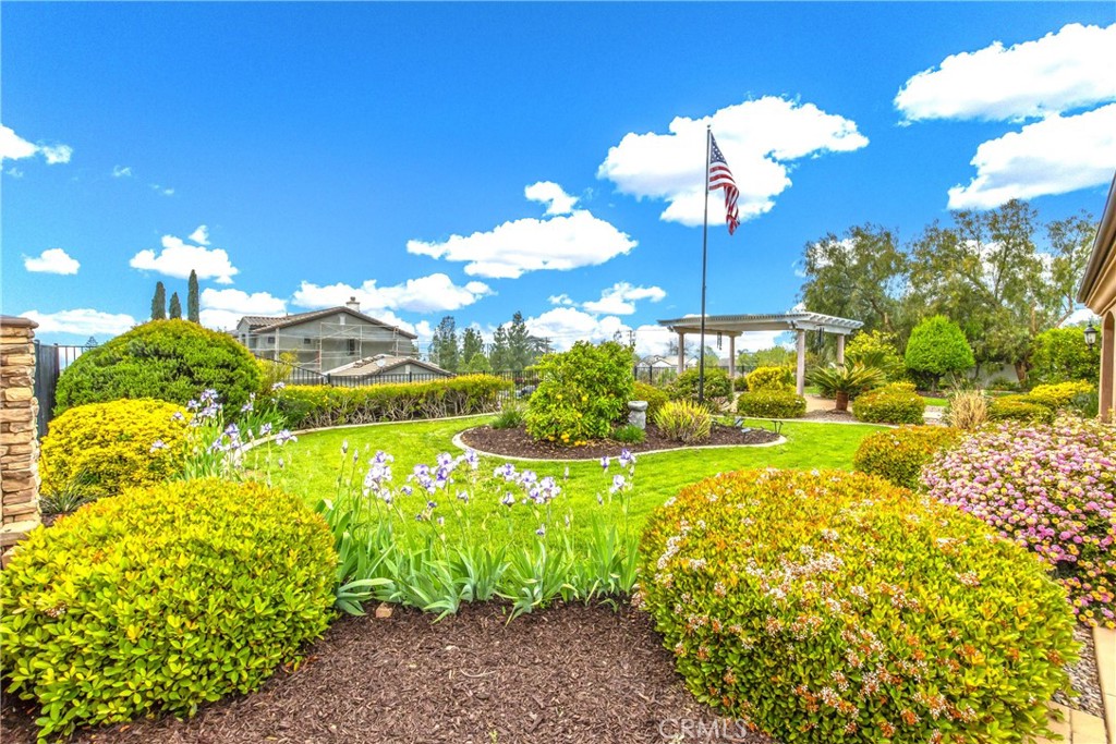 https://media.crmls.org/medias/191290cb-77ee-4a12-a95f-d330683c65e6.jpg?preset=X-Large