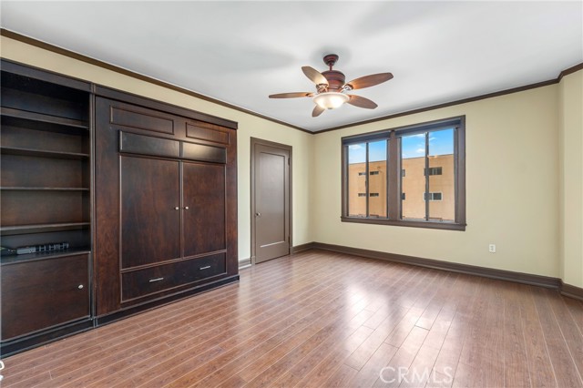 315 W 3rd Street, Long Beach CA: https://media.crmls.org/medias/1912a44a-306b-4e95-8fd7-5df20638aeba.jpg