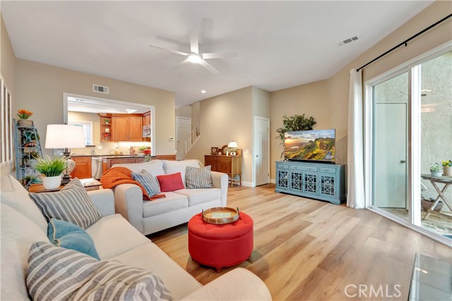 Detail Gallery Image 5 of 34 For 24419 Kingston Ct, Laguna Hills,  CA 92653 - 2 Beds | 2/1 Baths