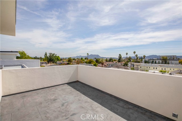 Detail Gallery Image 20 of 21 For 5912 1/2 N Tujunga Ave #1/2,  Los Angeles,  CA 91601 - 4 Beds | 4/1 Baths
