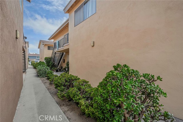 Detail Gallery Image 7 of 15 For 1235 Amethyst St, Redondo Beach,  CA 90277 - 8 Beds | 7/1 Baths