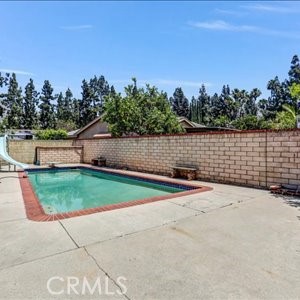 https://media.crmls.org/medias/19149db5-2511-41b1-9f71-bd1347e5401a.jpg?preset=X-Large