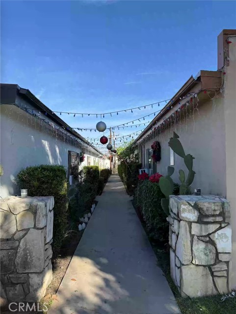 Detail Gallery Image 2 of 7 For 1915 E Wilson, Orange,  CA 92867 - – Beds | – Baths