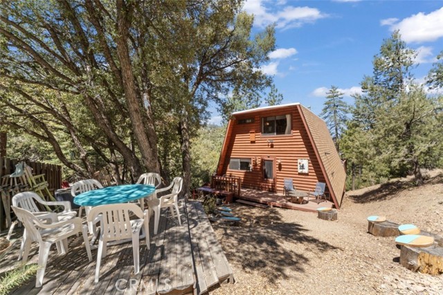 1320 Woodland Drive, Pine Mountain Club CA: https://media.crmls.org/medias/191598de-2c73-441f-b609-64872ae2e952.jpg