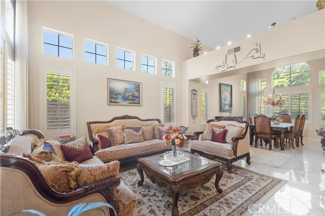 Detail Gallery Image 4 of 57 For 665 Barbre Cir, Corona,  CA 92879 - 4 Beds | 3 Baths