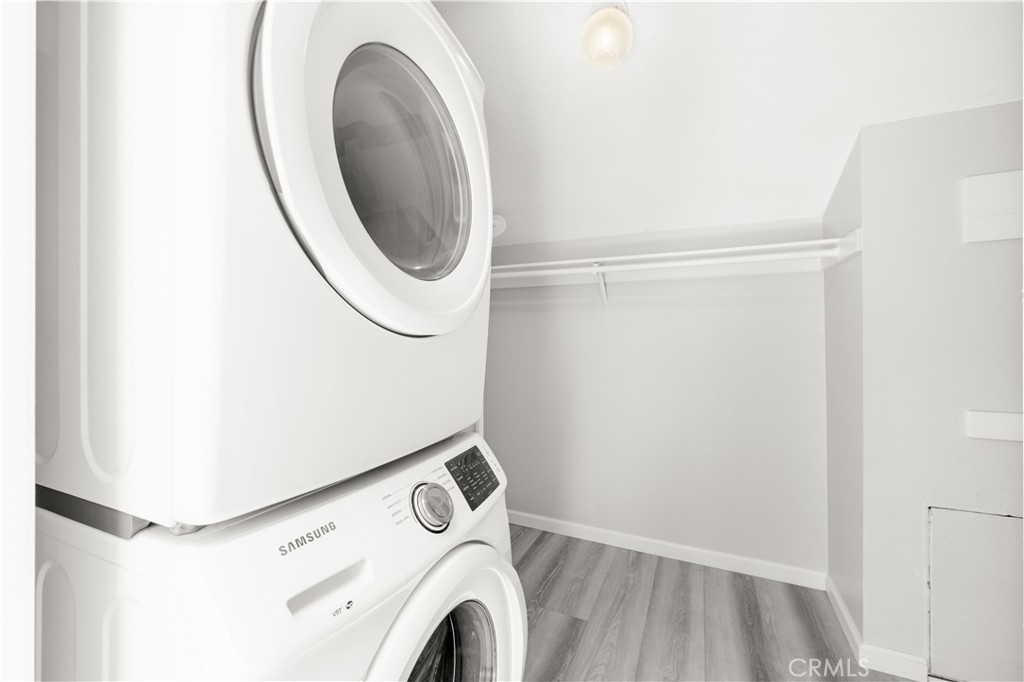 191655b1 B058 48d9 8b55 5606fc65e4d1