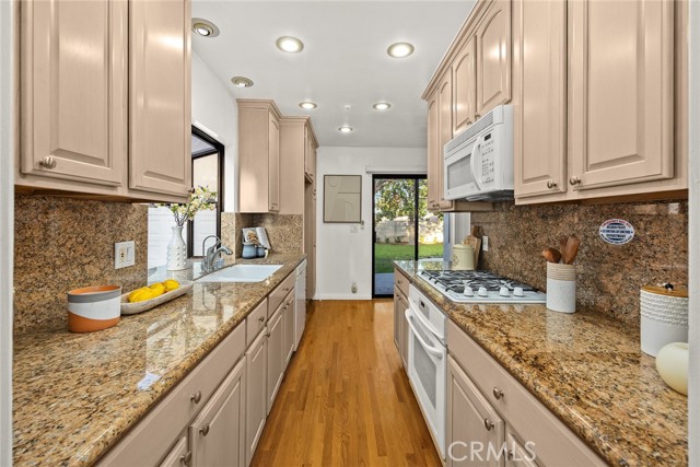 314 S Old Ranch Road, Arcadia CA: https://media.crmls.org/medias/19174828-2ff7-4fff-873c-3959a3fa53c3.jpg