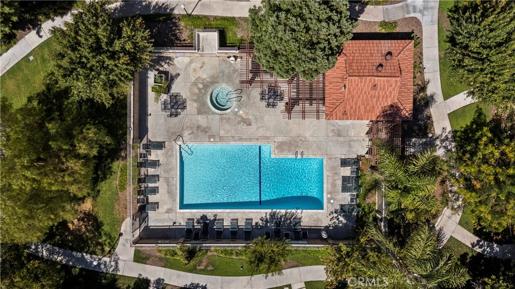 https://media.crmls.org/medias/1917b46e-059c-40a5-a955-7e298b1e5ac6.jpg?preset=X-Large