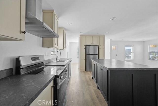 Detail Gallery Image 6 of 15 For 526 Calhoun Pl, Hemet,  CA 92543 - 3 Beds | 2 Baths