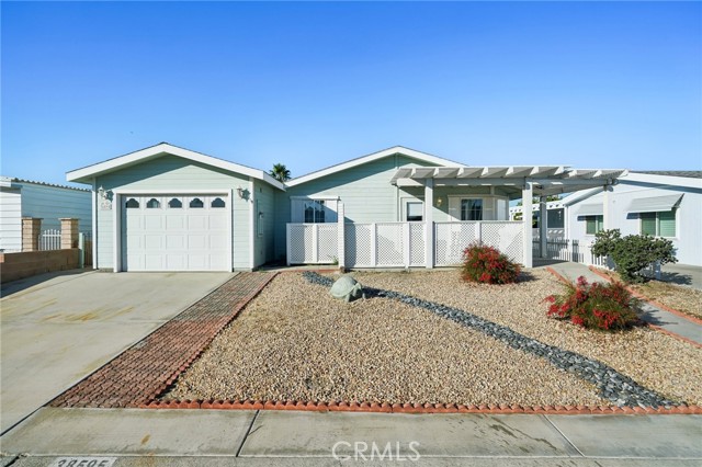 Detail Gallery Image 1 of 42 For 38595 Commons Valley Dr, Palm Desert,  CA 92260 - 2 Beds | 2 Baths