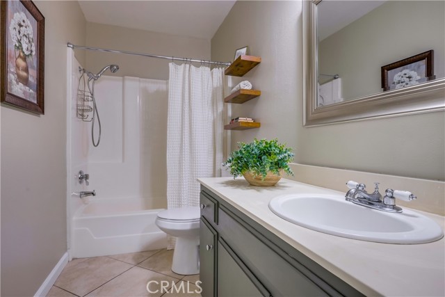 3209 S Center Street, Santa Ana CA: https://media.crmls.org/medias/1918bd2c-a117-41c7-9f4d-cba69ff25ace.jpg