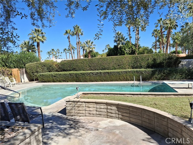 Detail Gallery Image 3 of 11 For 72424 Desert Dr, Rancho Mirage,  CA 92270 - 2 Beds | 2/1 Baths