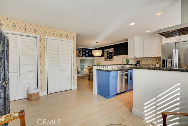 2112 Warfield Avenue, Redondo Beach, California 90278, 2 Bedrooms Bedrooms, ,2 BathroomsBathrooms,Residential,Sold,Warfield,SB23170647