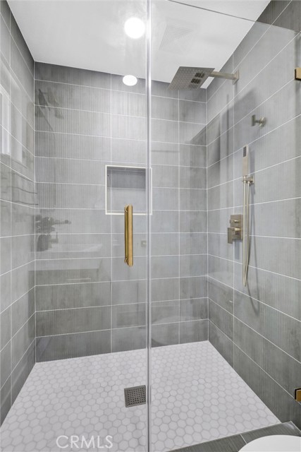 23881 Gates Street, Lake Forest CA: https://media.crmls.org/medias/191ab9f8-599e-4443-a9d4-dbc9e902878c.jpg