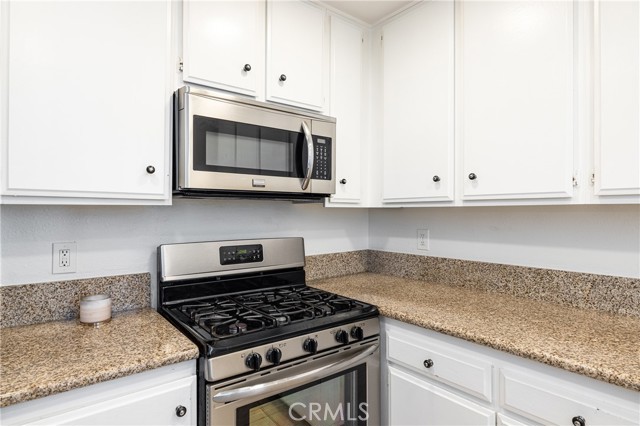 Detail Gallery Image 12 of 25 For 22421 Sherman Way #1,  West Hills,  CA 91307 - 2 Beds | 2 Baths