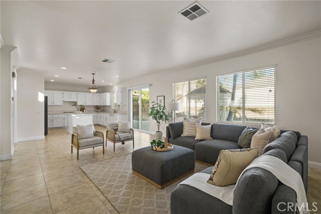 Detail Gallery Image 16 of 37 For 6124 Risingstar Dr, Corona,  CA 92880 - 4 Beds | 3 Baths