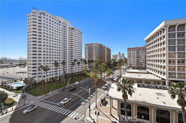 Detail Gallery Image 8 of 13 For 10 Atlantic #704,  Long Beach,  CA 90802 - 0 Beds | 1 Baths