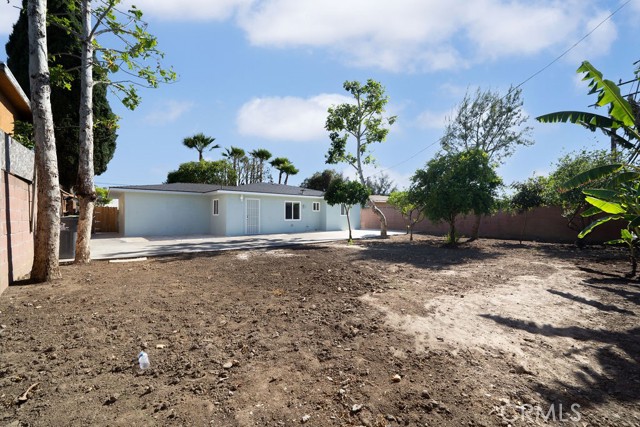 Detail Gallery Image 14 of 21 For 1405 W Saint Gertrude Pl, Santa Ana,  CA 92704 - 3 Beds | 2/1 Baths
