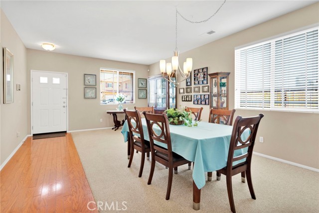 Detail Gallery Image 4 of 55 For 13798 Misty, Victorville,  CA 92392 - 5 Beds | 4 Baths