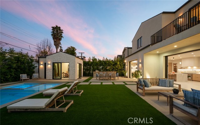 4320 Teesdale Avenue, Studio City CA: https://media.crmls.org/medias/191d3c92-7ec6-4e90-9136-c2c2dca9b974.jpg