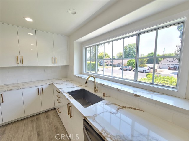 18001 Osborne Street, Sherwood Forest CA: https://media.crmls.org/medias/191dab0f-2716-42f0-9988-78be8113f758.jpg
