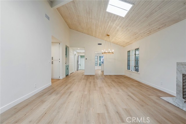 Detail Gallery Image 10 of 22 For 1 Malaga, Manhattan Beach,  CA 90266 - 2 Beds | 2 Baths