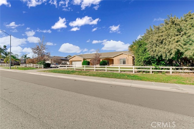 Detail Gallery Image 4 of 64 For 1075 Charles St, Banning,  CA 92220 - 5 Beds | 3 Baths