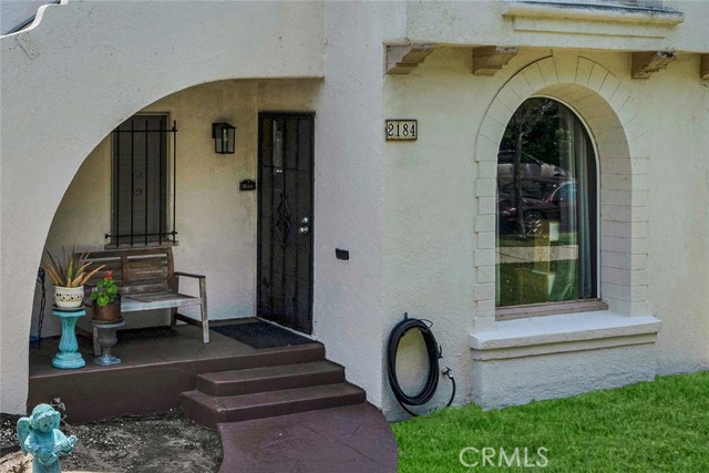 2184 Cedar Avenue, Long Beach CA: https://media.crmls.org/medias/191f99a3-118a-4abd-ba78-186328893cc4.jpg