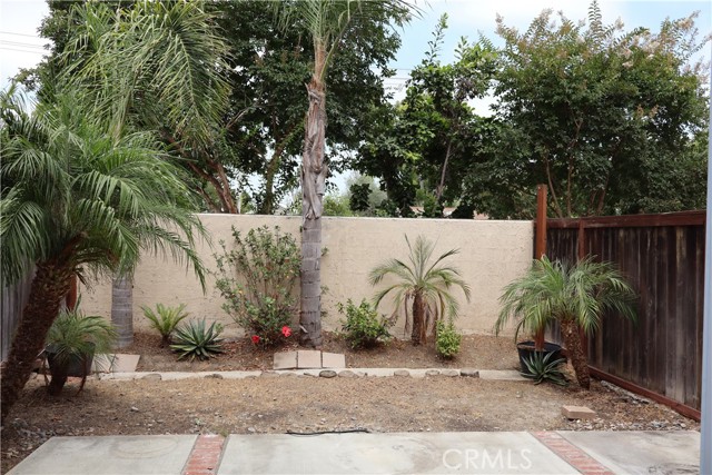 Detail Gallery Image 4 of 18 For 18507 Pueblo Cir, Huntington Beach,  CA 92646 - 2 Beds | 2/1 Baths