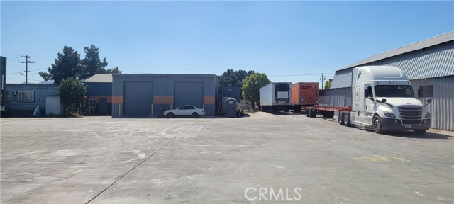 1960 S Date Avenue, Bloomington, California 92316, ,Commercial Lease,For Rent,1960 S Date Avenue,CRTR24237222