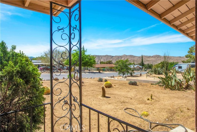 Detail Gallery Image 7 of 35 For 7565 Condalia Ave, Yucca Valley,  CA 92284 - 2 Beds | 1 Baths